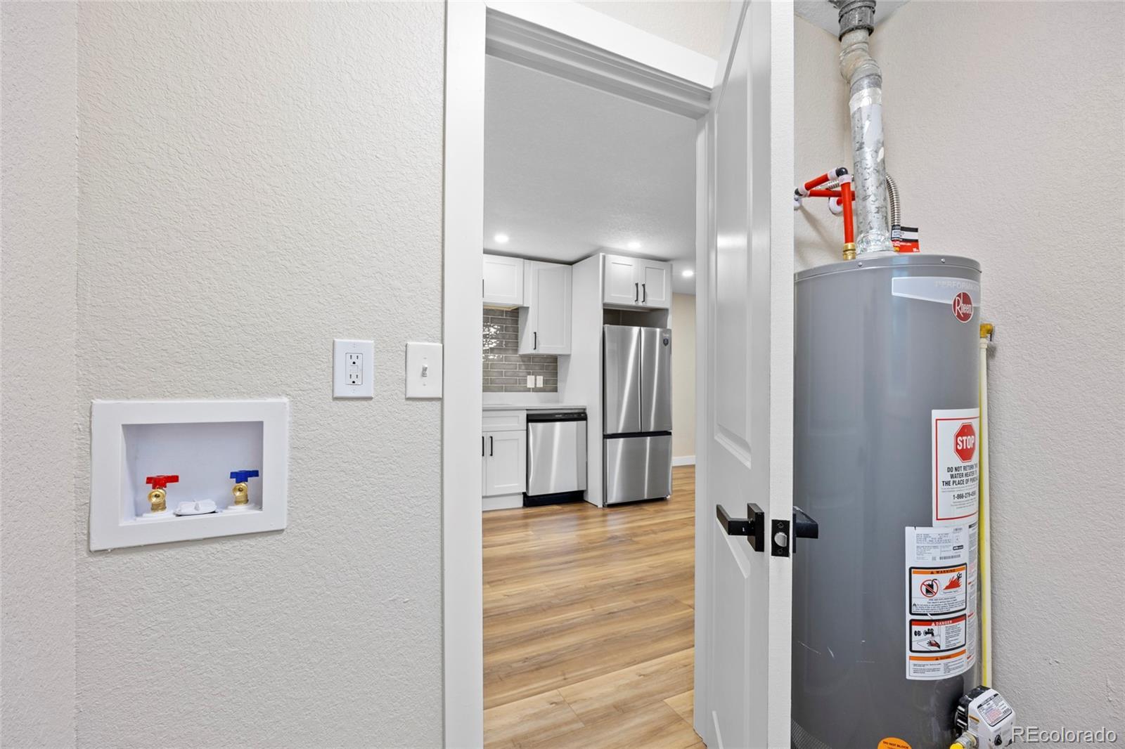 MLS Image #20 for 851 s eliot street,denver, Colorado
