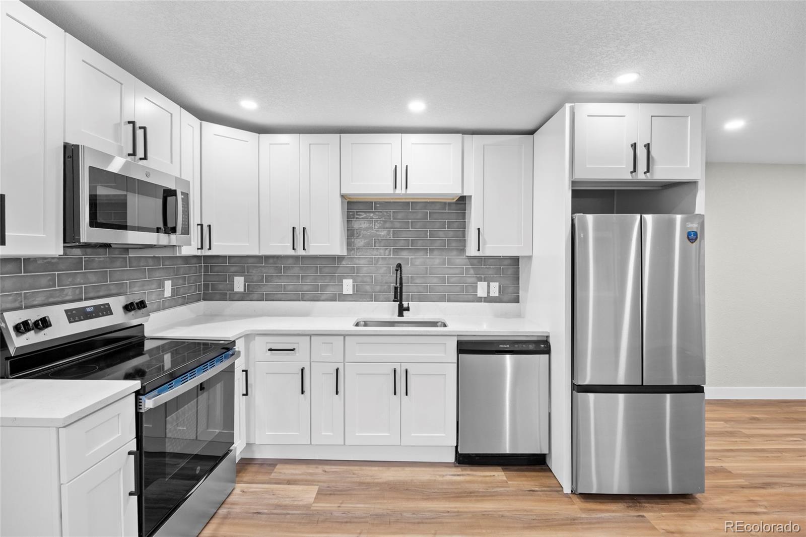 MLS Image #9 for 851 s eliot street,denver, Colorado