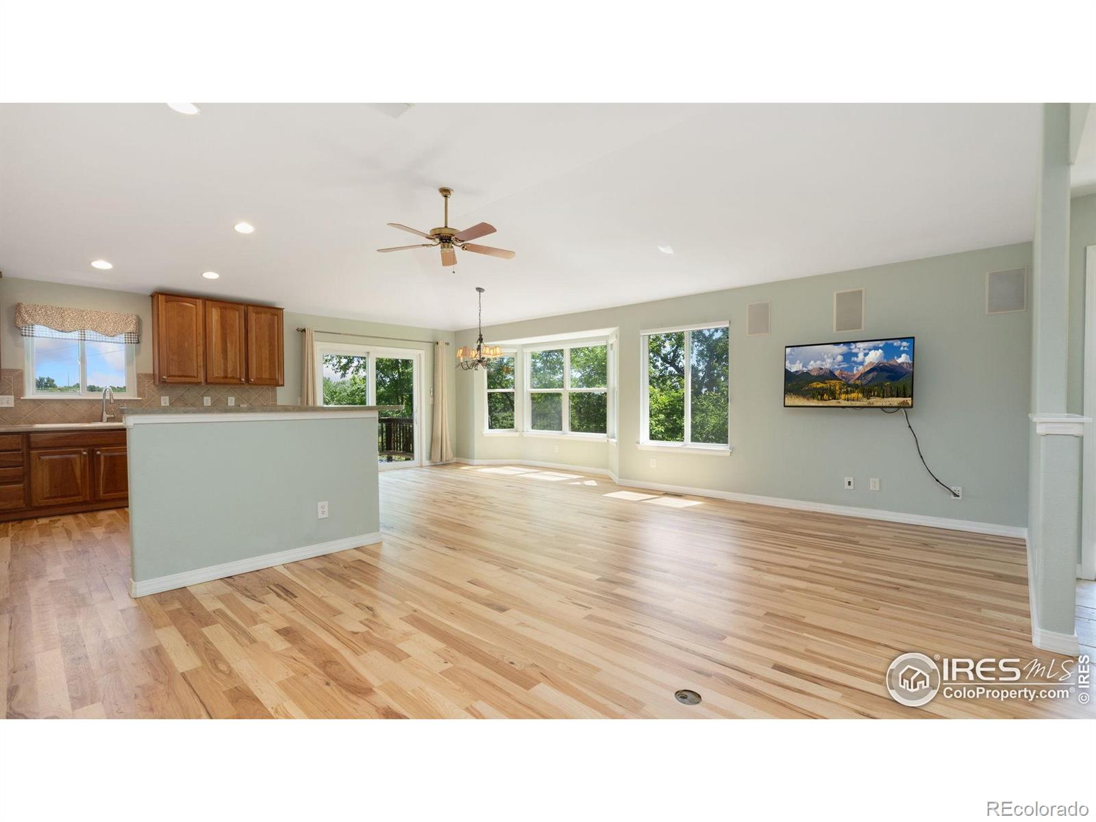 MLS Image #4 for 4025  don fox circle,loveland, Colorado