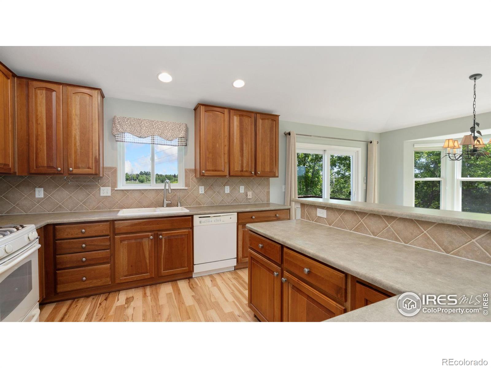 MLS Image #9 for 4025  don fox circle,loveland, Colorado