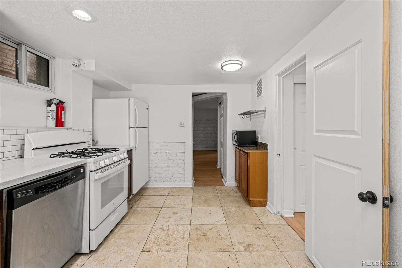 MLS Image #18 for 14 s lincoln street,denver, Colorado