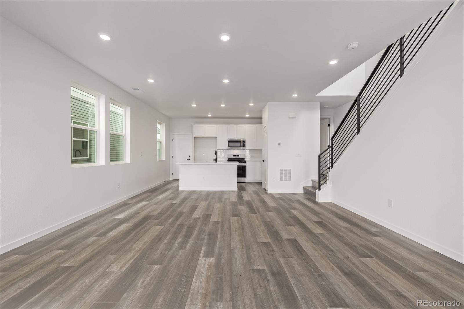 MLS Image #11 for 20520 e 58th avenue,aurora, Colorado