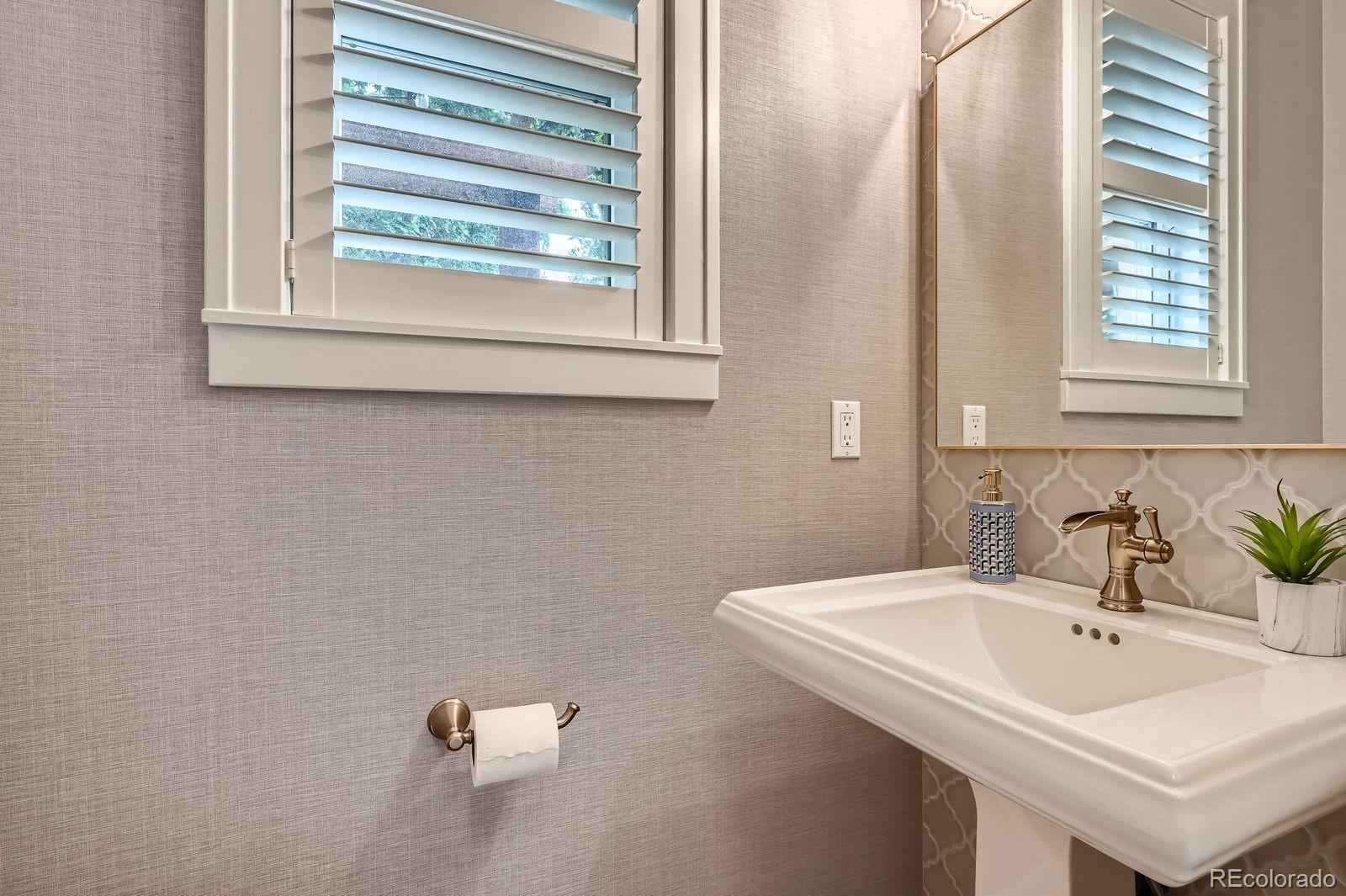 MLS Image #9 for 2436 w argyle place,denver, Colorado