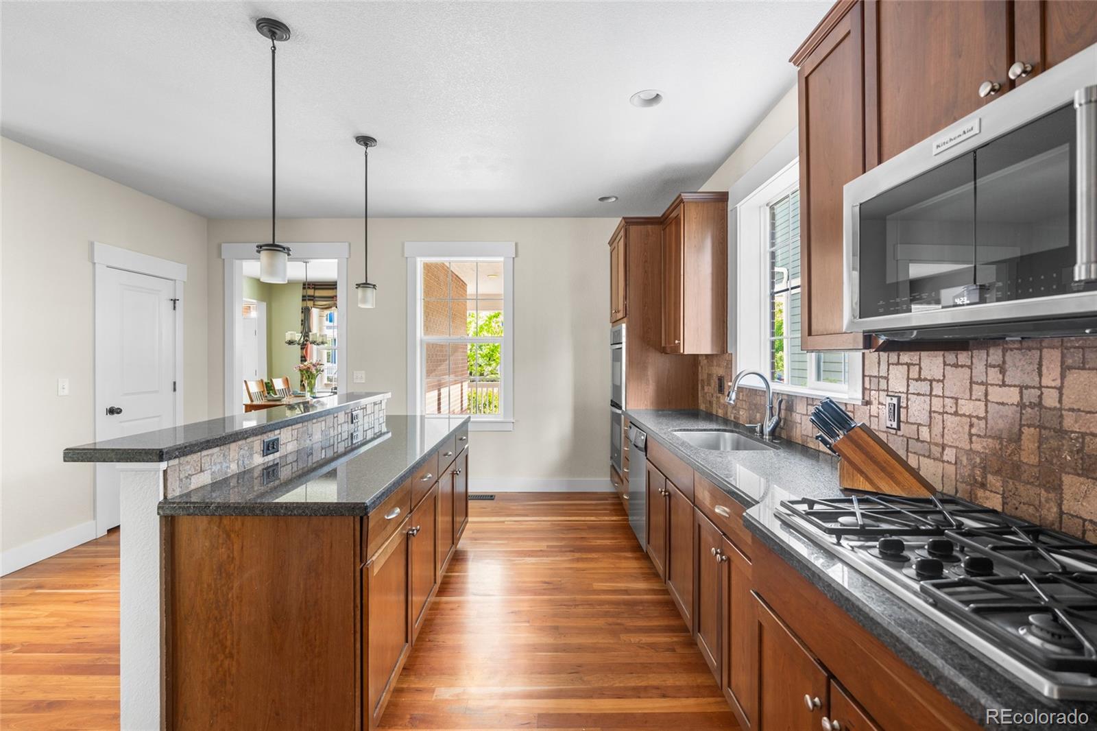 MLS Image #10 for 8029 e 23rd avenue,denver, Colorado