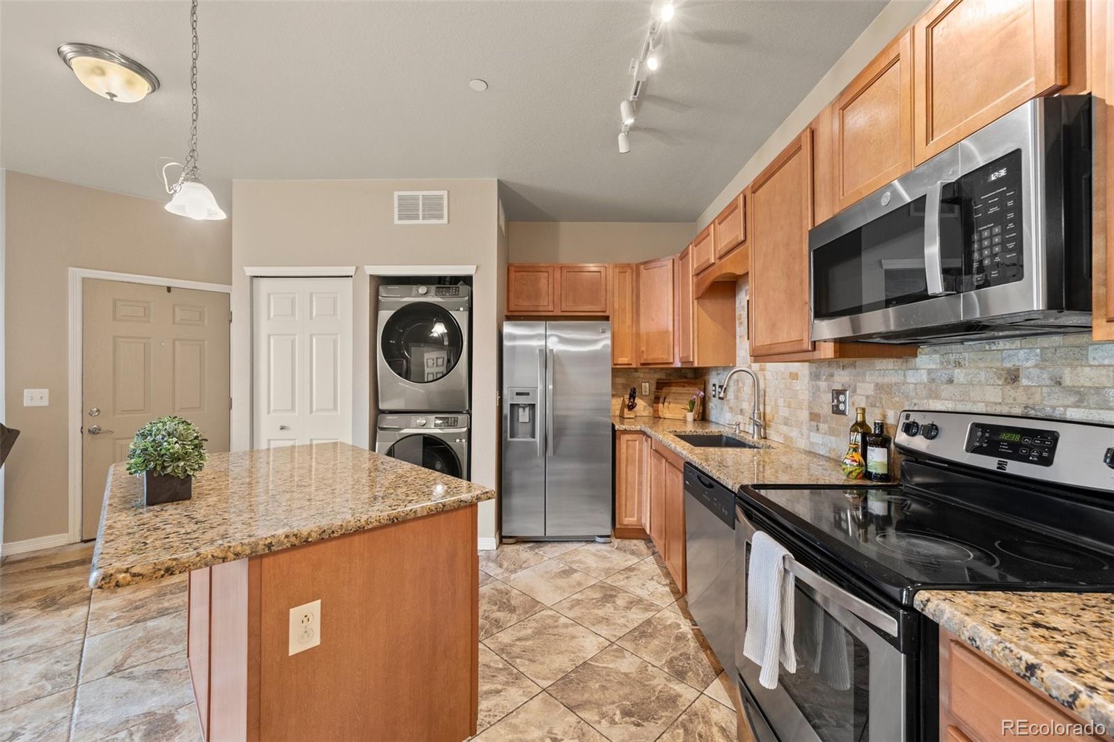 MLS Image #10 for 7212 s blackhawk street,englewood, Colorado