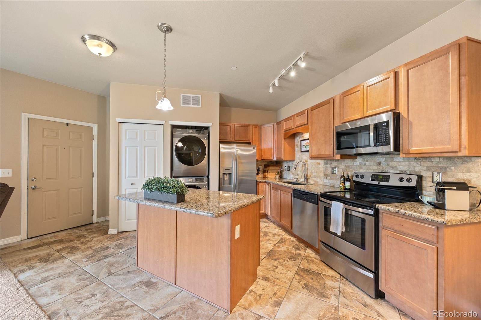 MLS Image #6 for 7212 s blackhawk street,englewood, Colorado