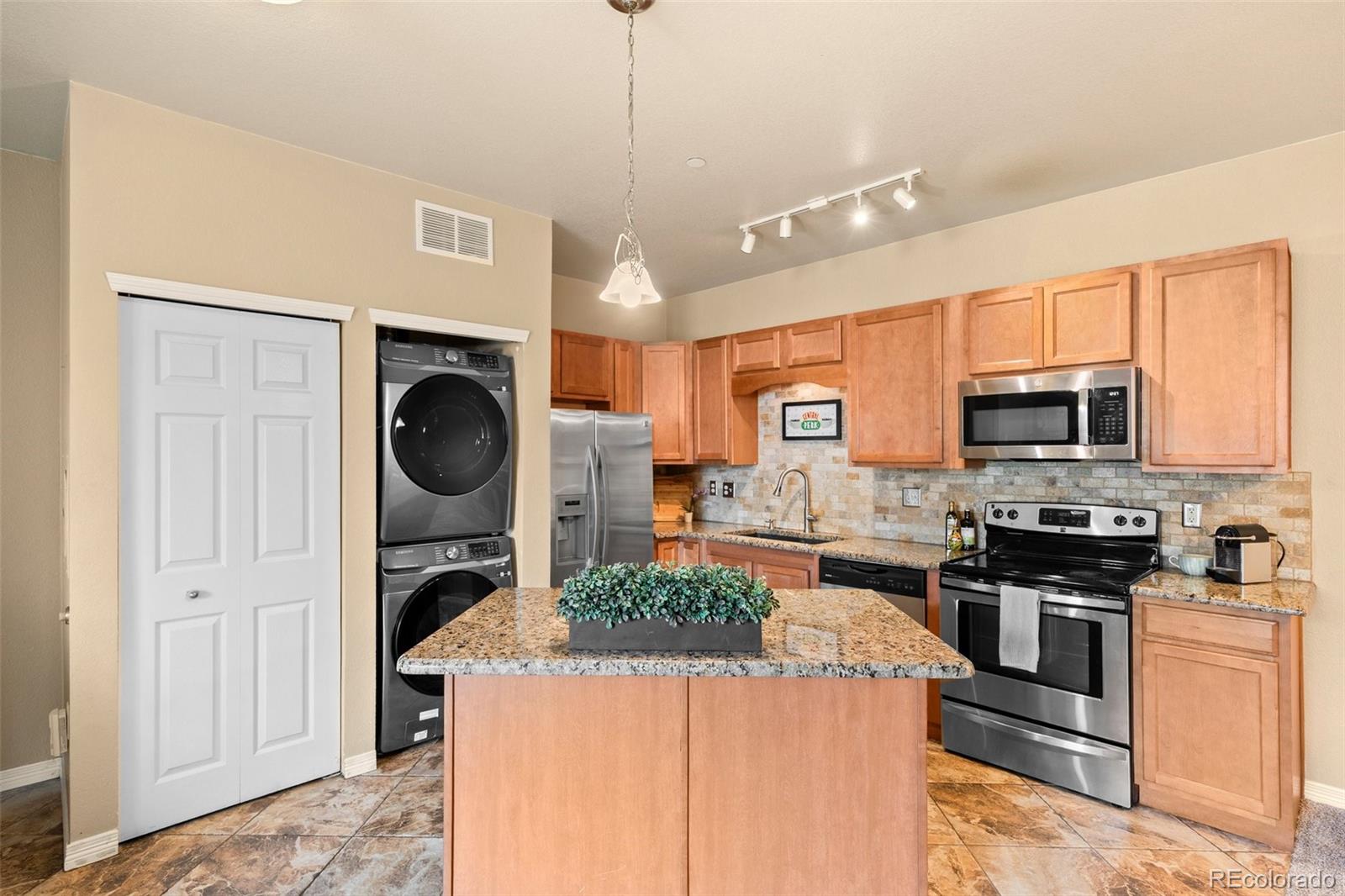 MLS Image #7 for 7212 s blackhawk street,englewood, Colorado
