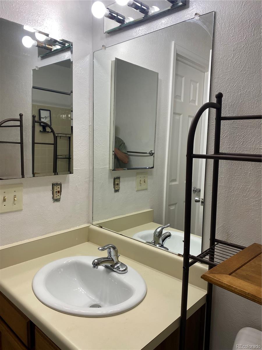 MLS Image #15 for 4856 e kentucky avenue,denver, Colorado