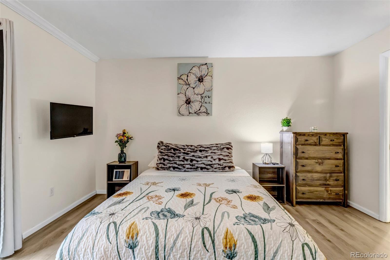 MLS Image #12 for 9797 e peakview avenue,englewood, Colorado