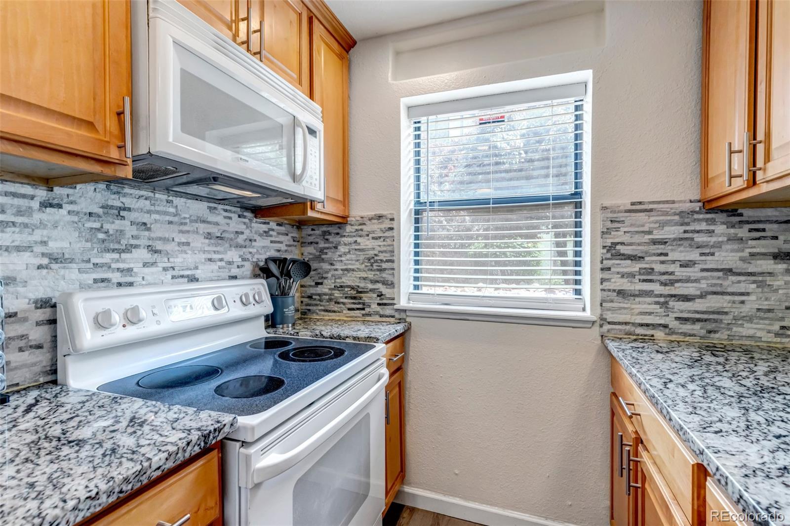 MLS Image #4 for 9797 e peakview avenue,englewood, Colorado