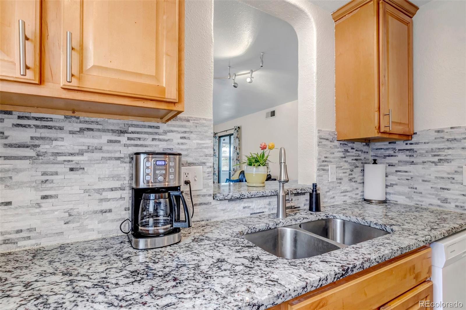 MLS Image #5 for 9797 e peakview avenue,englewood, Colorado