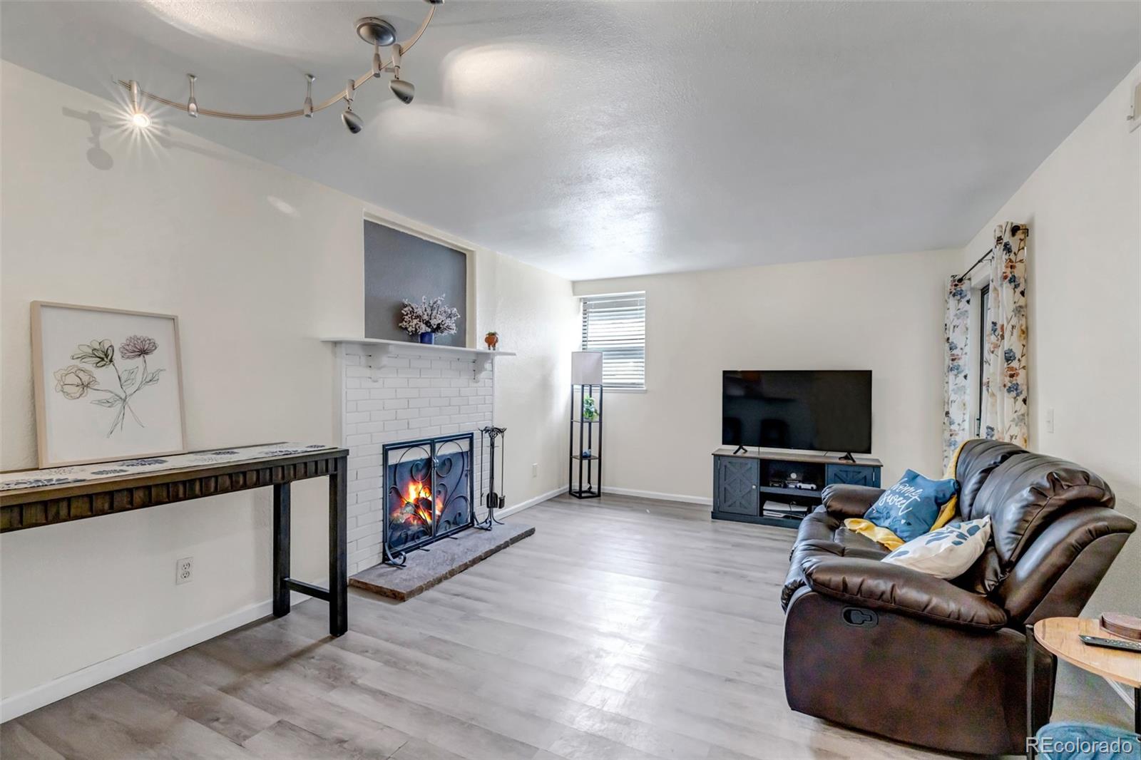 MLS Image #7 for 9797 e peakview avenue,englewood, Colorado
