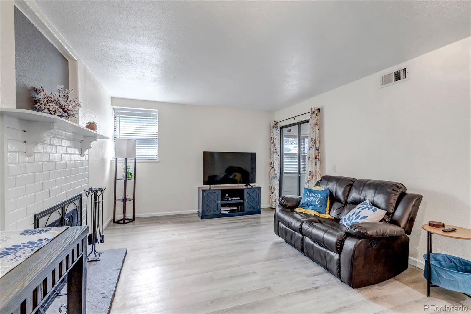 MLS Image #8 for 9797 e peakview avenue,englewood, Colorado