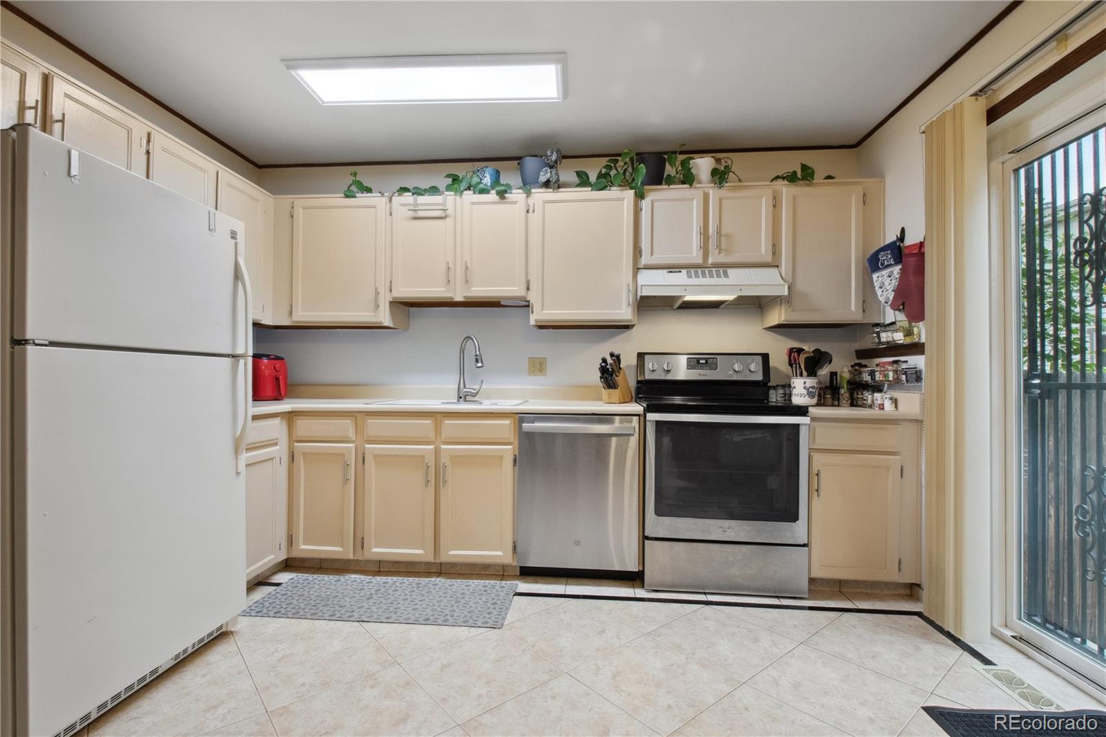 MLS Image #5 for 17664 e loyola drive,aurora, Colorado