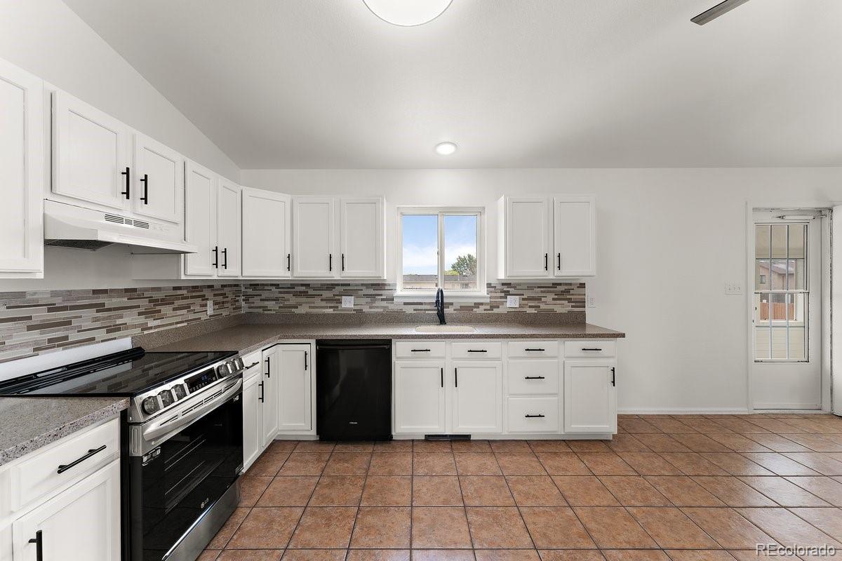 MLS Image #3 for 606 e inca drive,pueblo west, Colorado