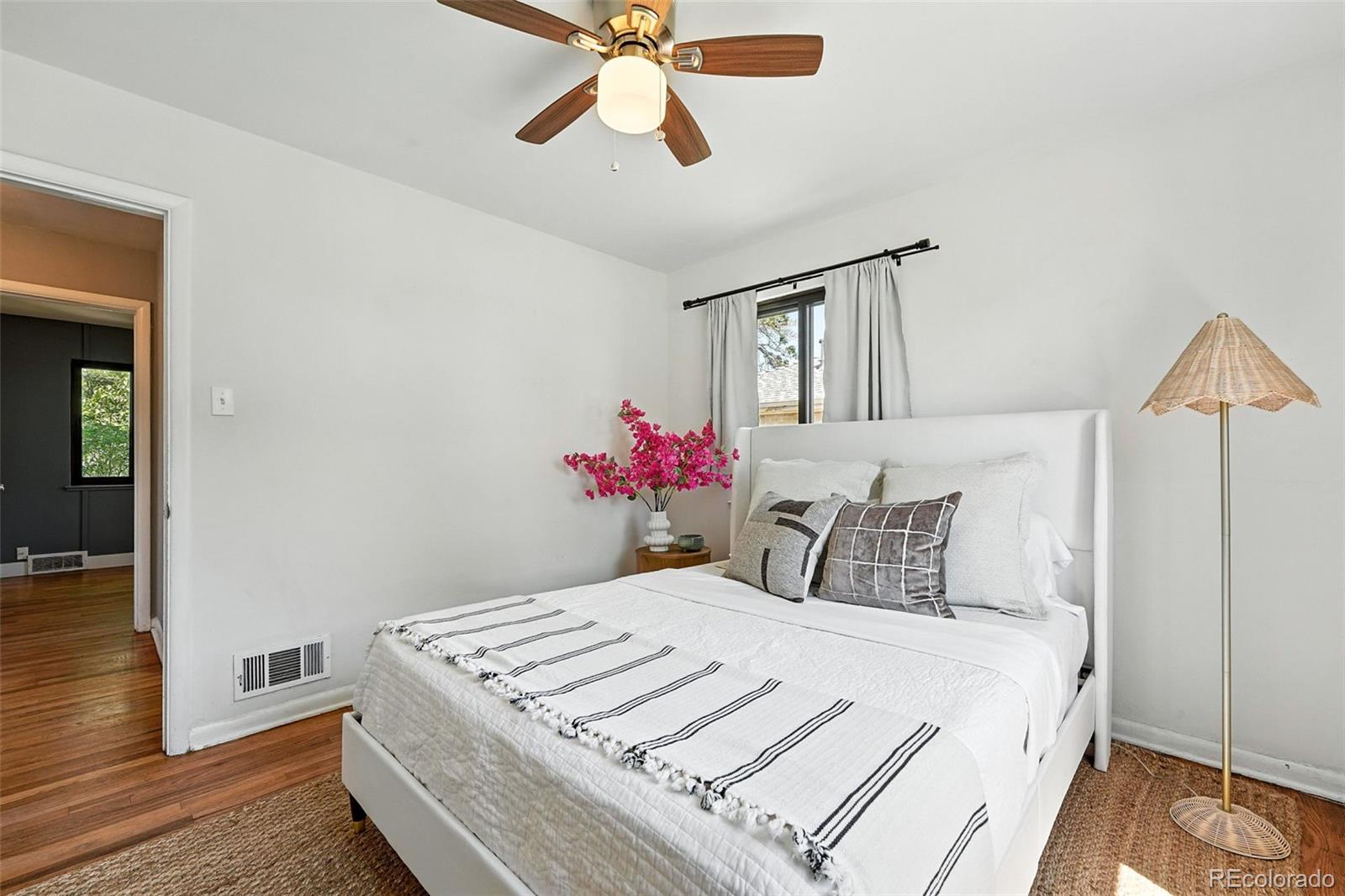 MLS Image #18 for 2955  poplar street,denver, Colorado