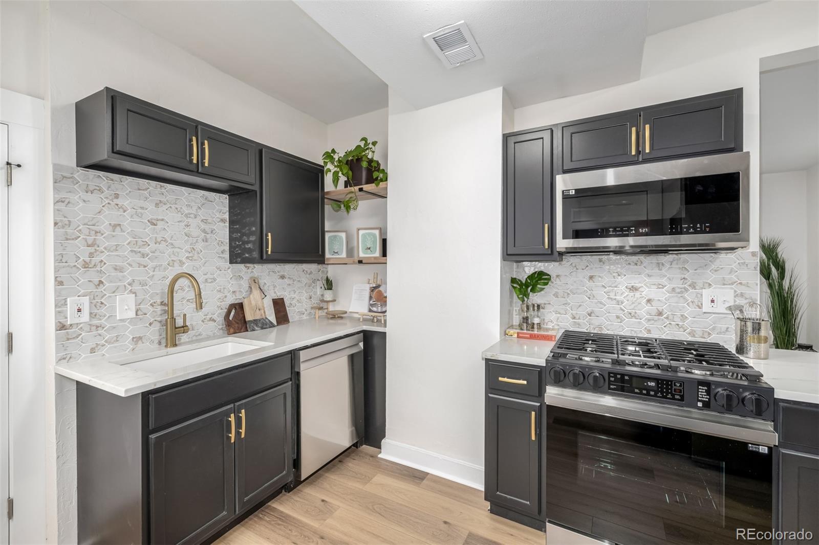 MLS Image #16 for 1019  26th street,denver, Colorado