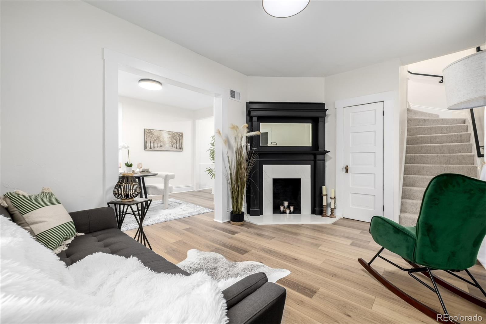 MLS Image #5 for 1019  26th street,denver, Colorado
