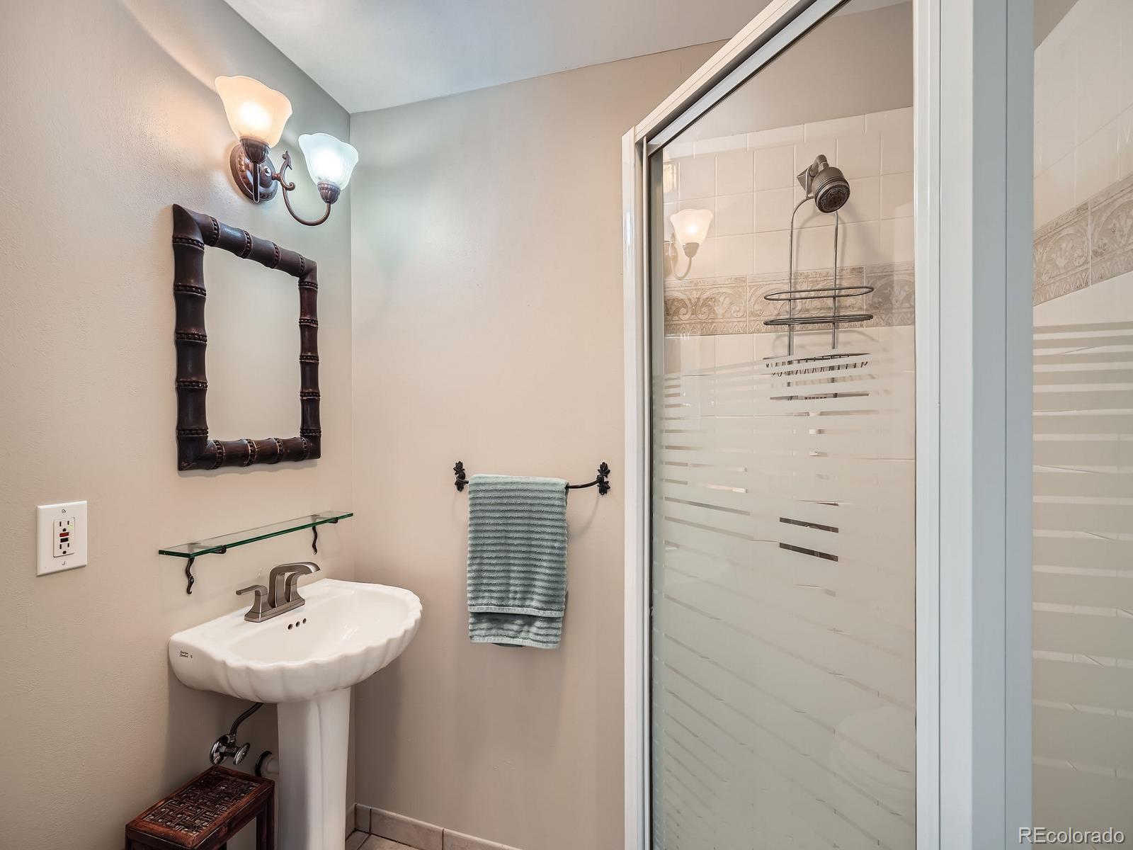 MLS Image #14 for 2609 s dahlia street,denver, Colorado