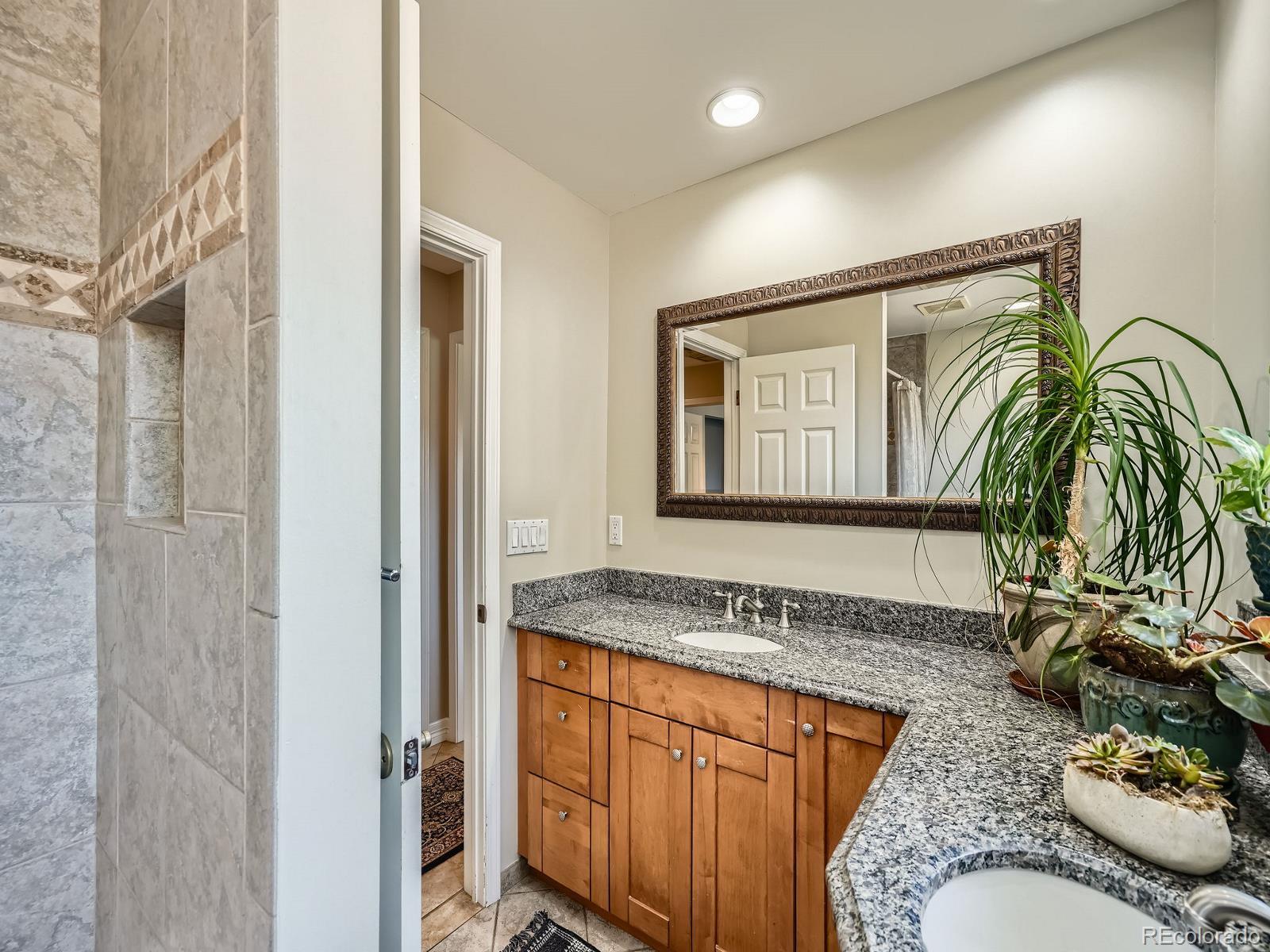 MLS Image #17 for 2609 s dahlia street,denver, Colorado