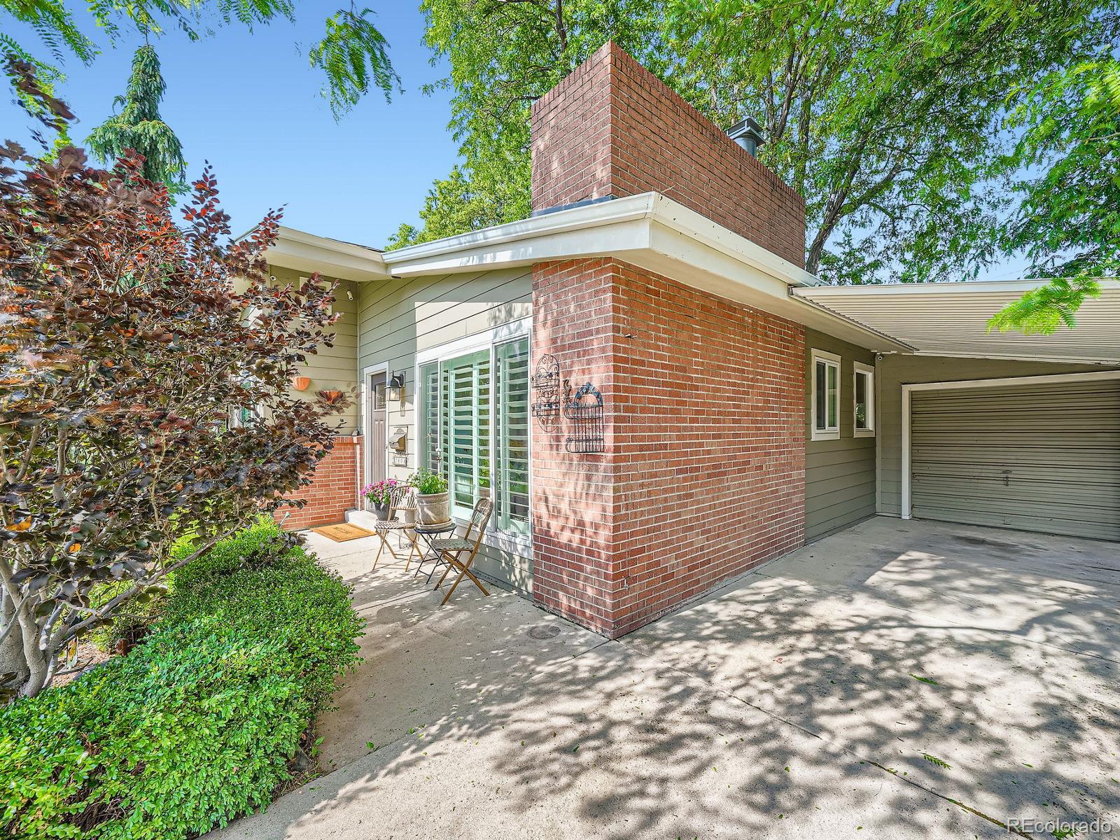 MLS Image #3 for 2609 s dahlia street,denver, Colorado