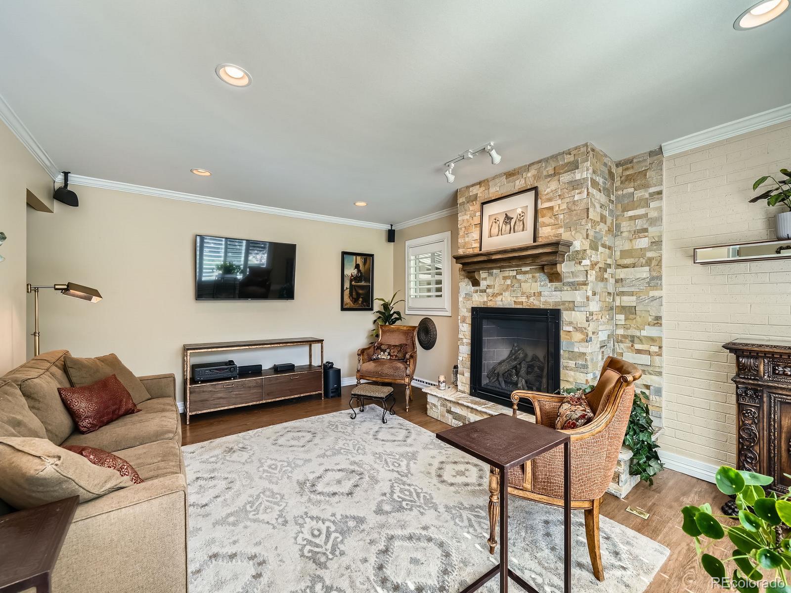 MLS Image #4 for 2609 s dahlia street,denver, Colorado