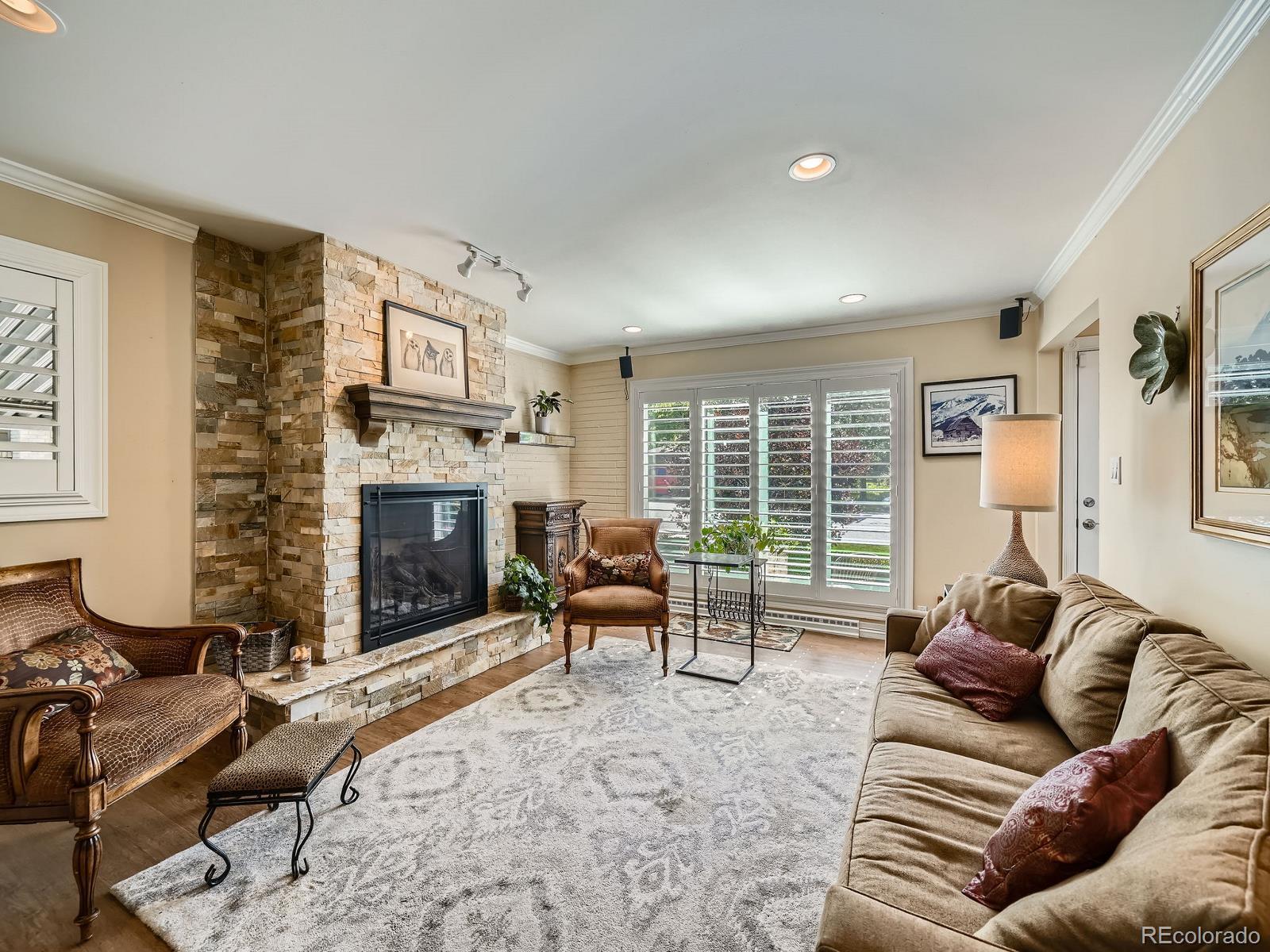 MLS Image #5 for 2609 s dahlia street,denver, Colorado