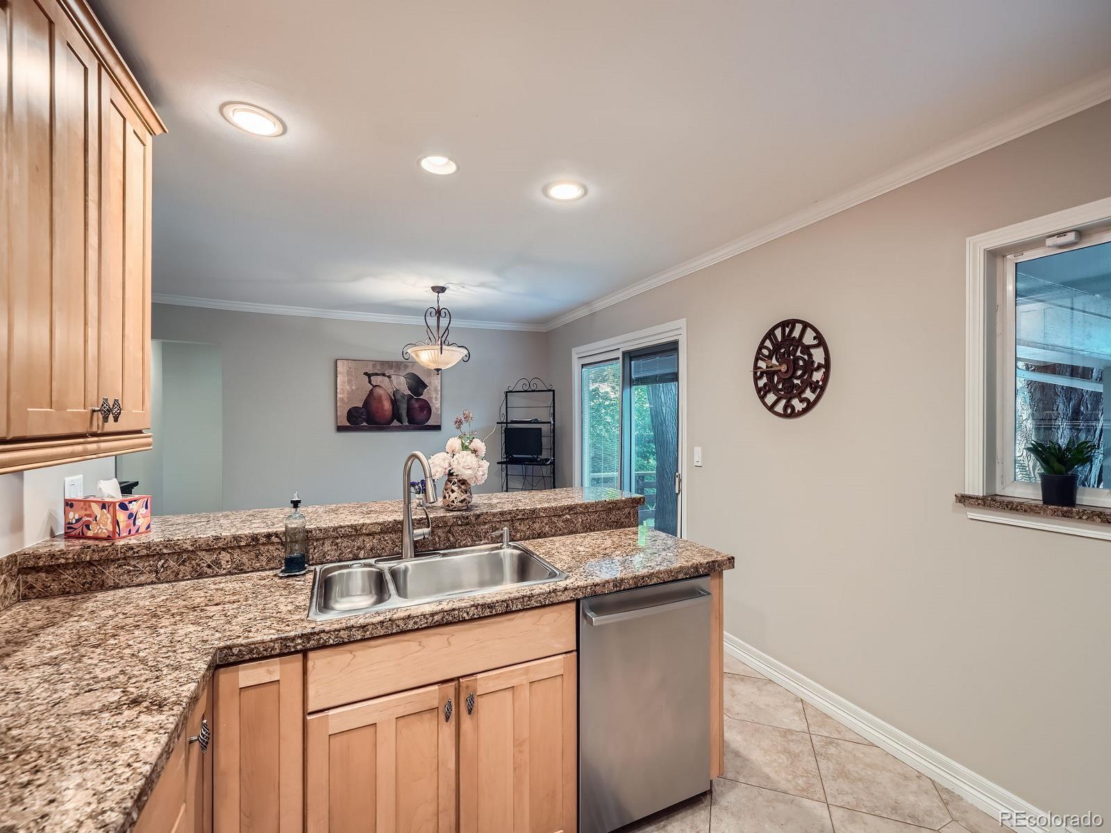 MLS Image #8 for 2609 s dahlia street,denver, Colorado