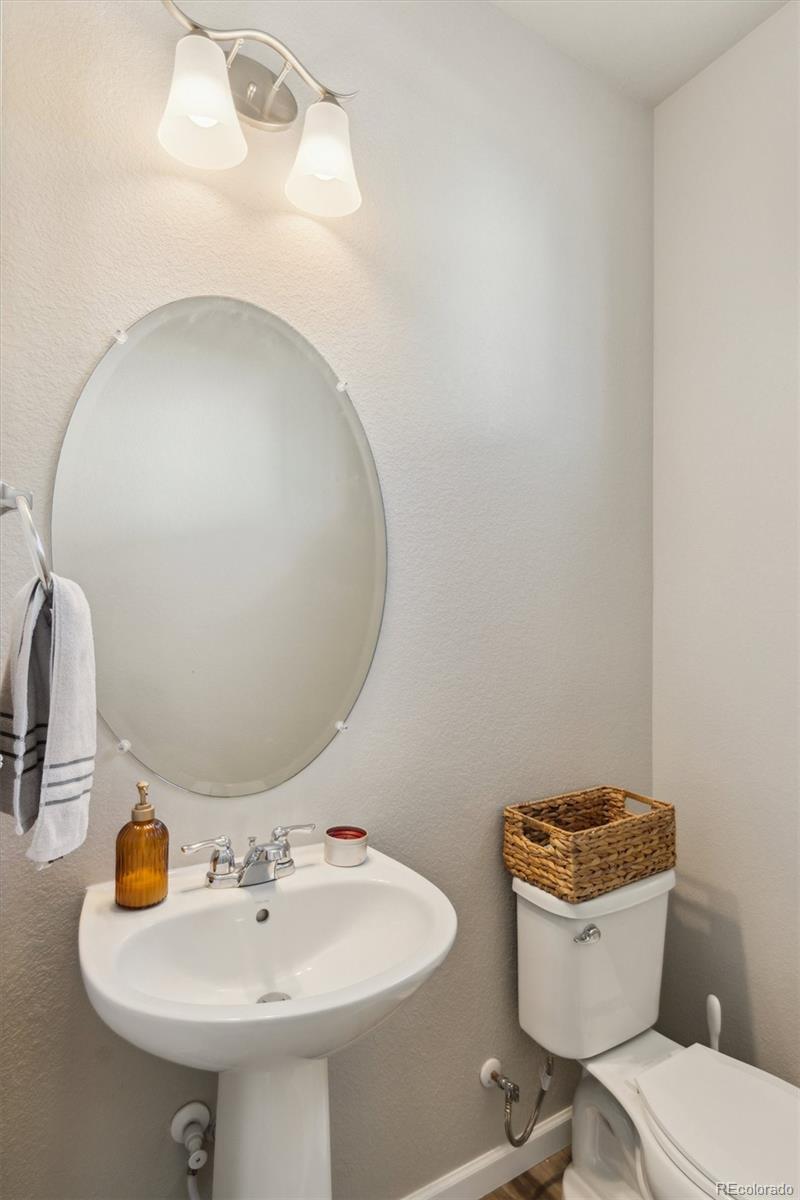 MLS Image #13 for 1954 s poplar court,denver, Colorado