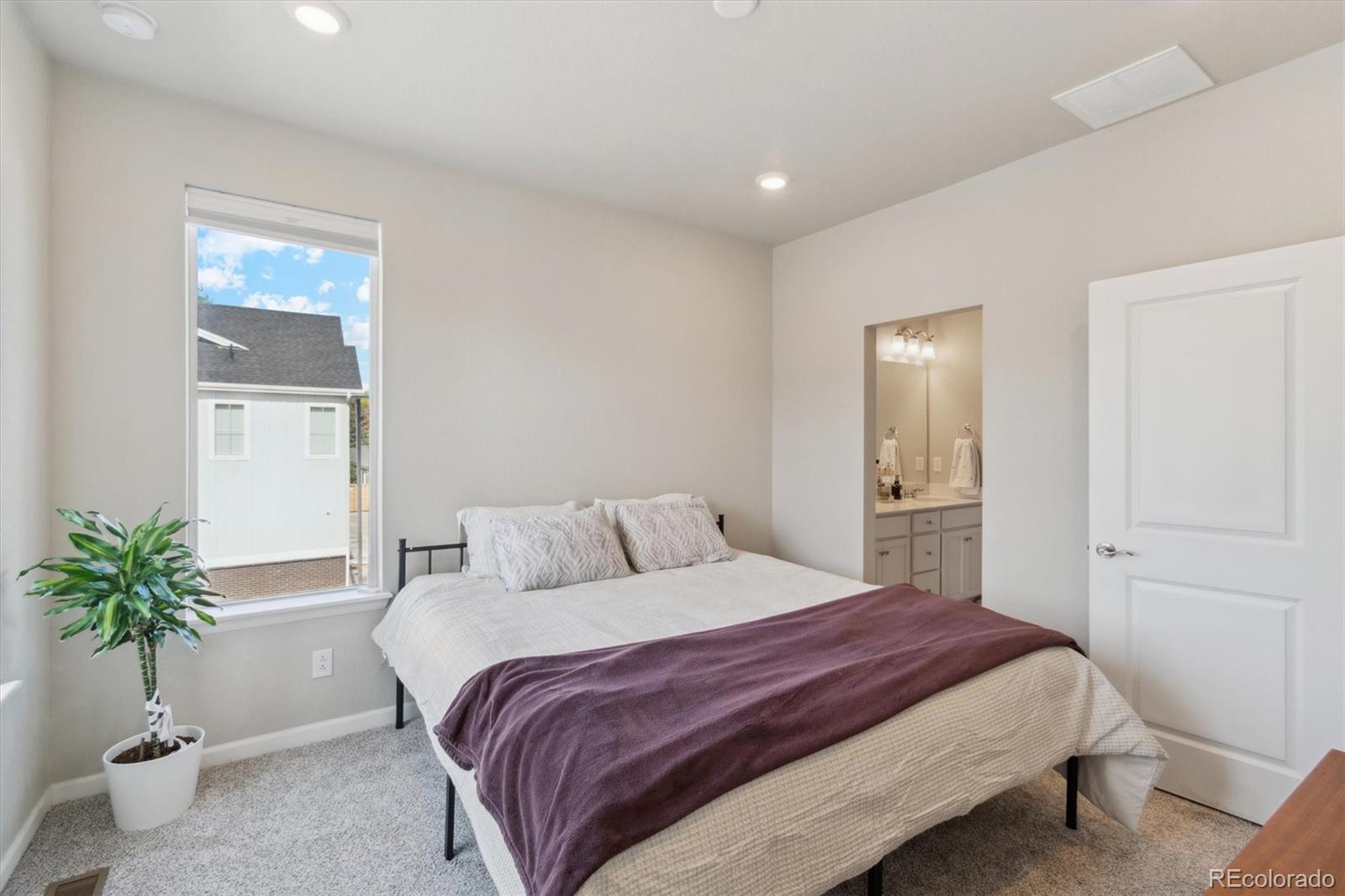 MLS Image #15 for 1954 s poplar court,denver, Colorado