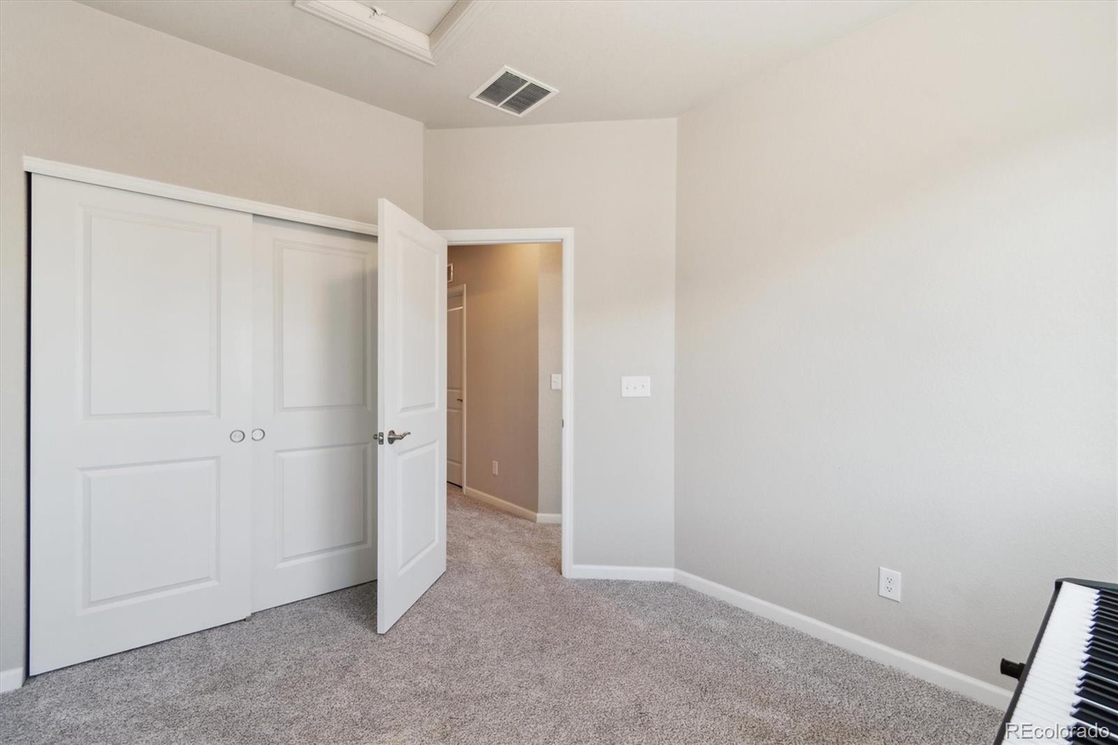 MLS Image #20 for 1954 s poplar court,denver, Colorado