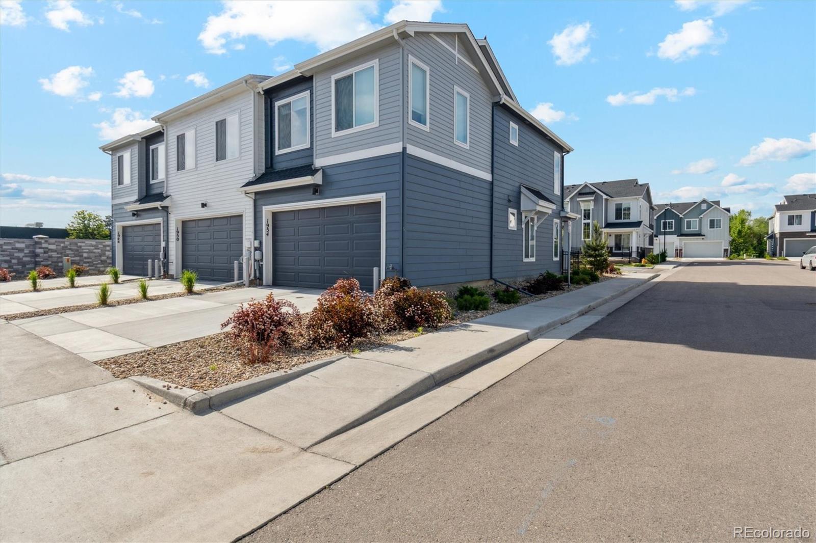 MLS Image #26 for 1954 s poplar court,denver, Colorado