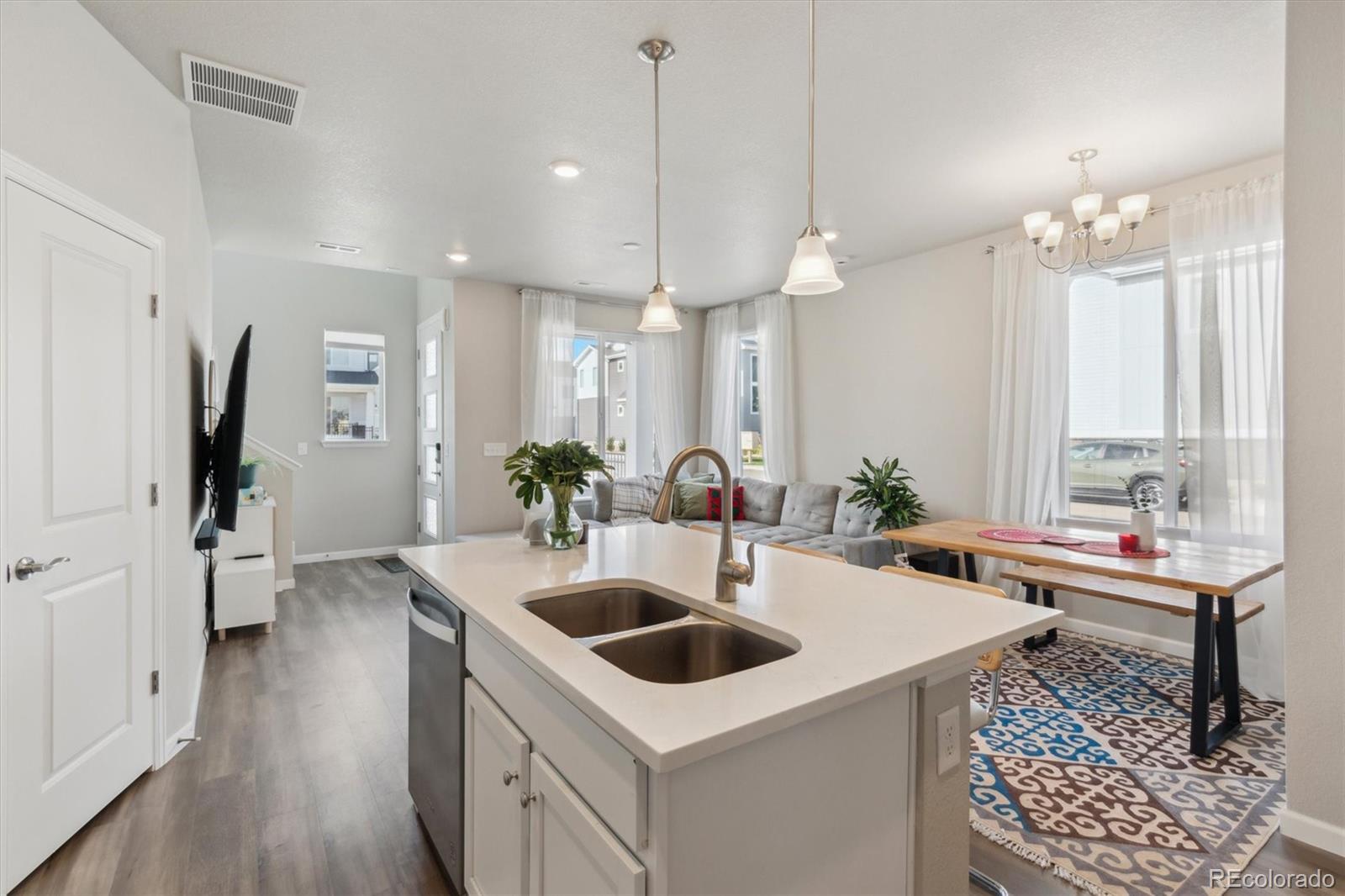 MLS Image #7 for 1954 s poplar court,denver, Colorado