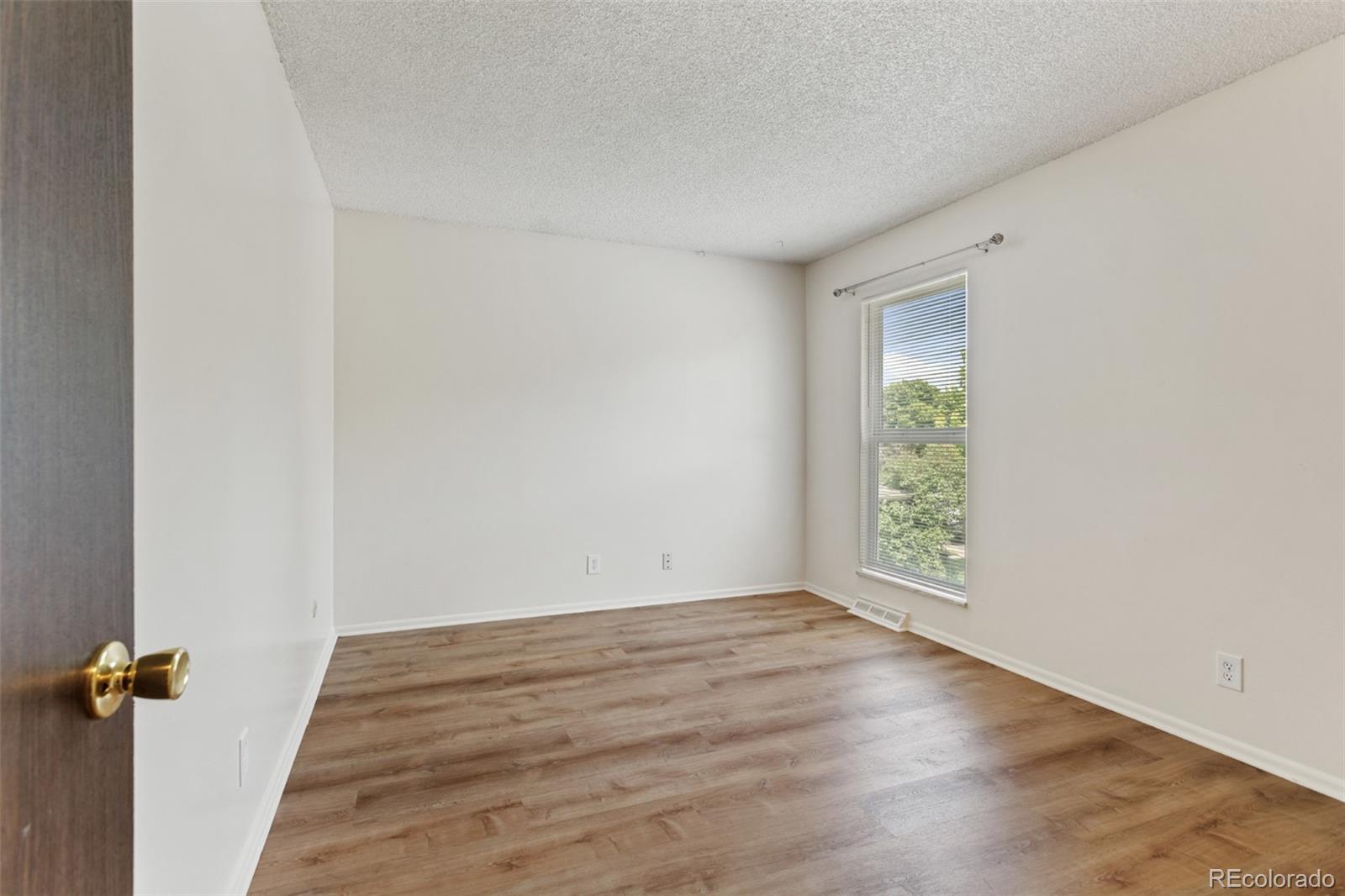MLS Image #12 for 6650 e arizona avenue,denver, Colorado