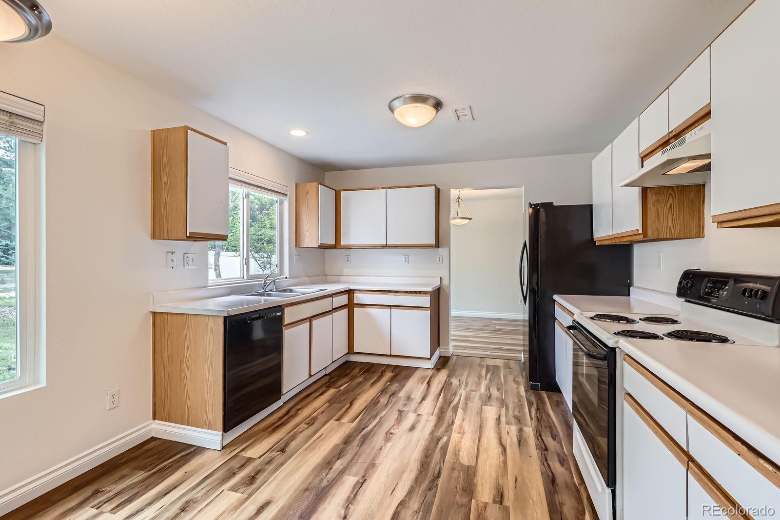 MLS Image #11 for 5120  perth street,denver, Colorado