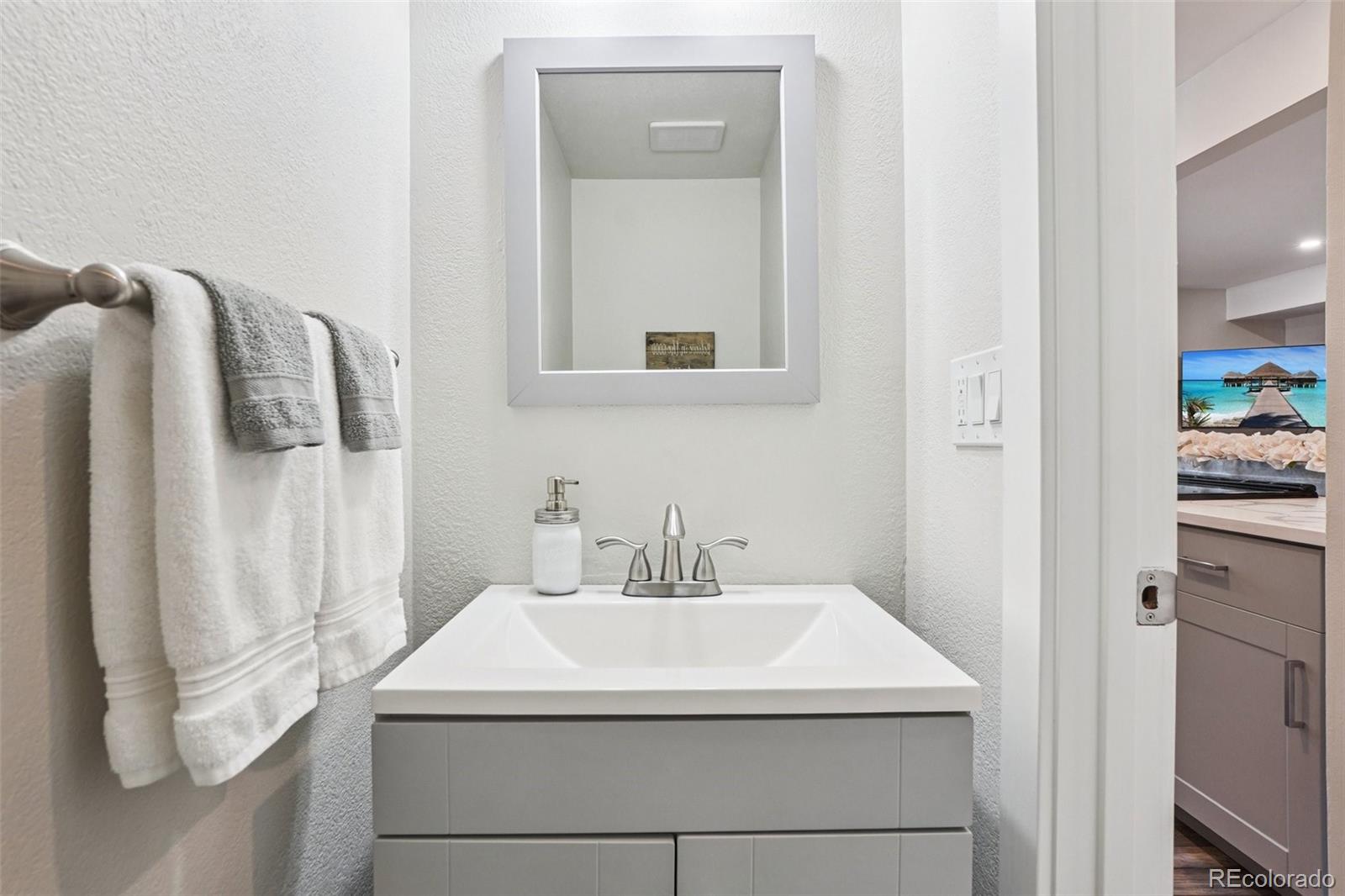 MLS Image #18 for 7995 e mississippi avenue,denver, Colorado
