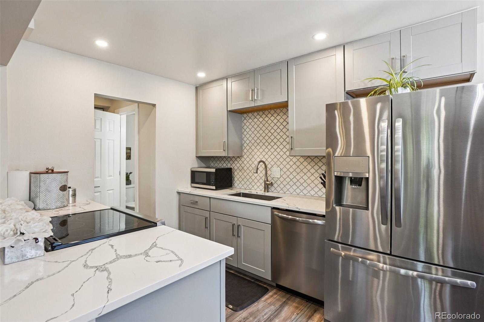 MLS Image #7 for 7995 e mississippi avenue,denver, Colorado