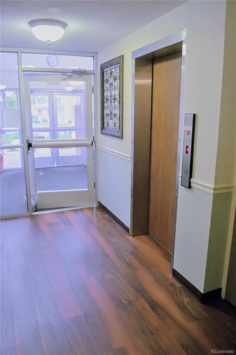 MLS Image #4 for 650 s clinton street,denver, Colorado