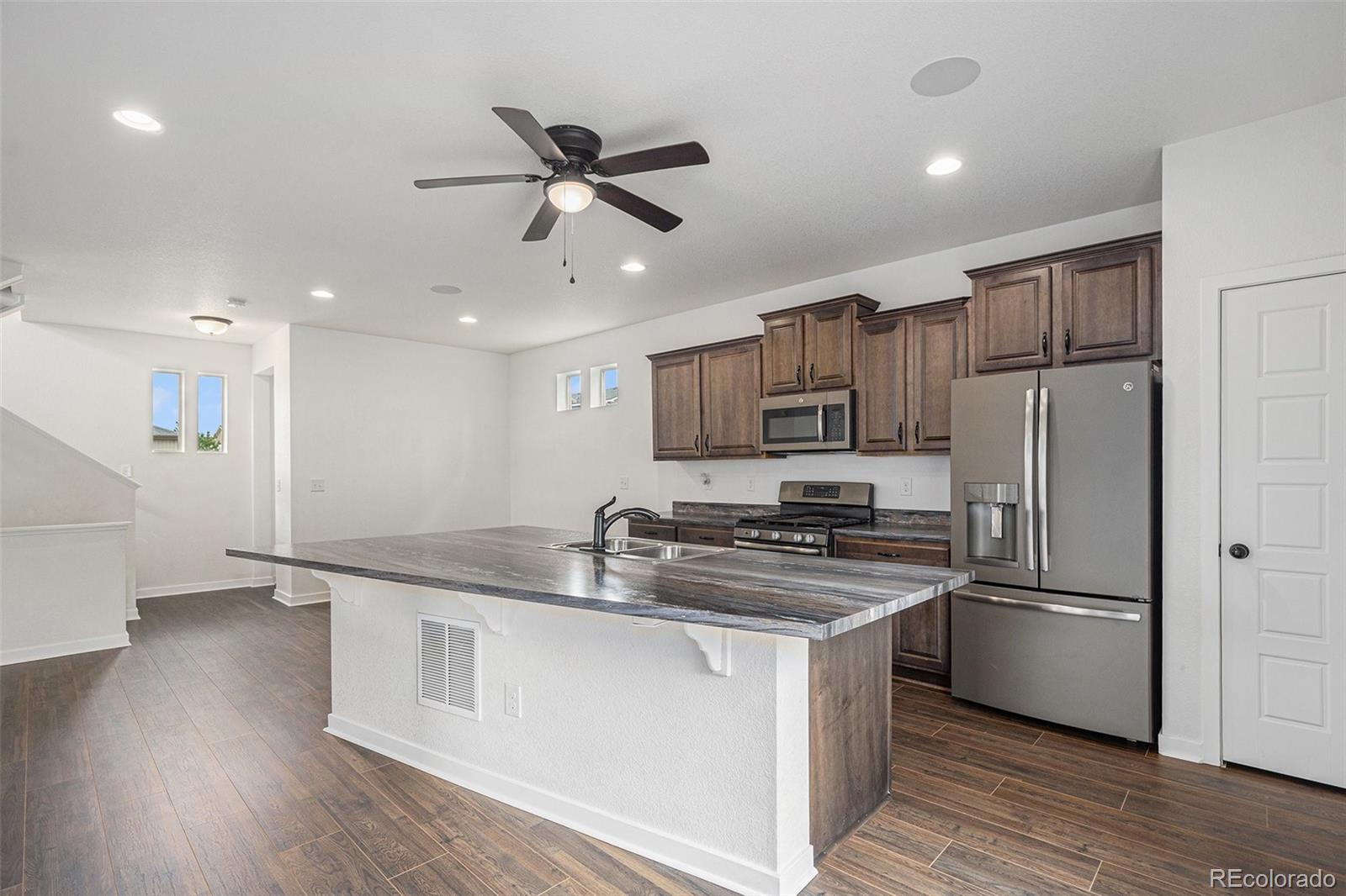 MLS Image #10 for 19096 e 55th avenue,denver, Colorado