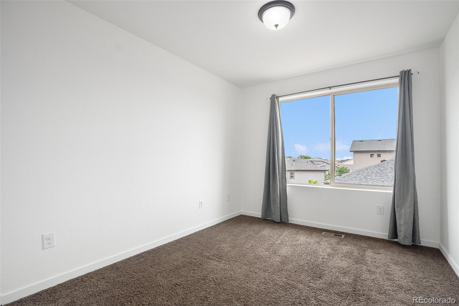MLS Image #18 for 19096 e 55th avenue,denver, Colorado