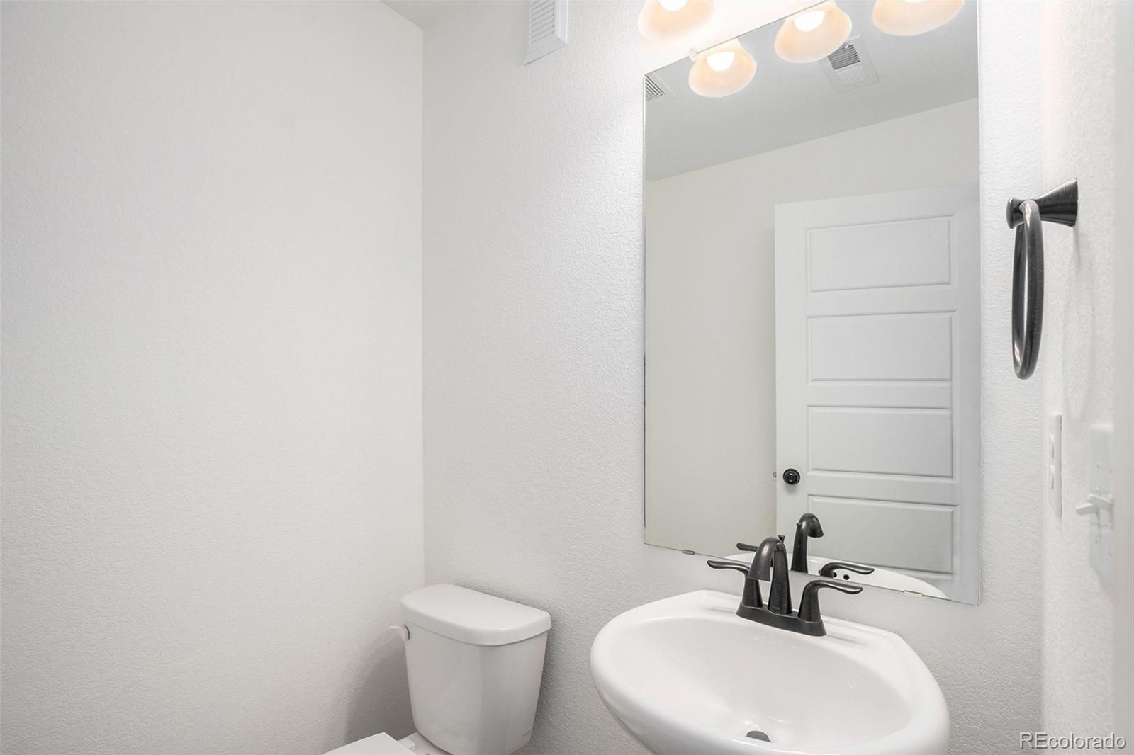 MLS Image #26 for 19096 e 55th avenue,denver, Colorado