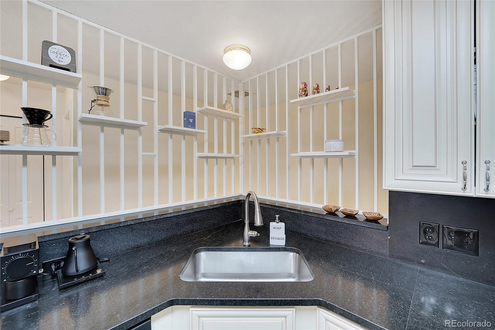 MLS Image #14 for 1308 s danube way,aurora, Colorado