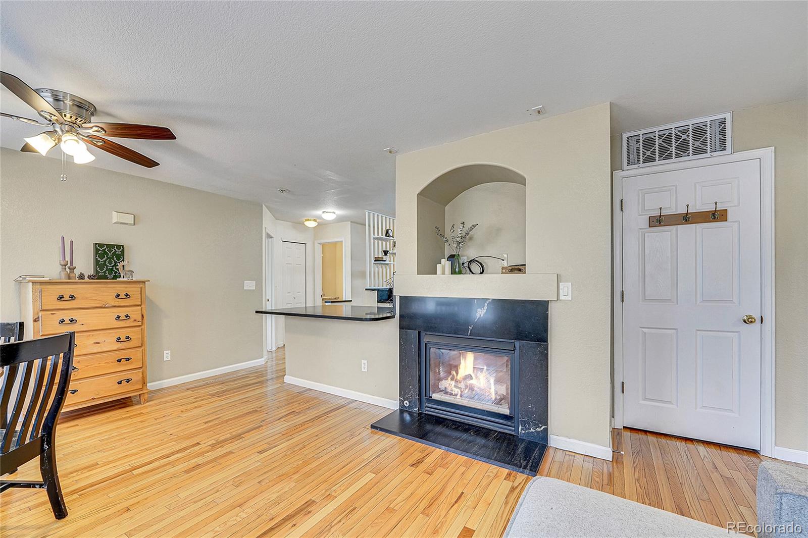 MLS Image #4 for 1308 s danube way,aurora, Colorado