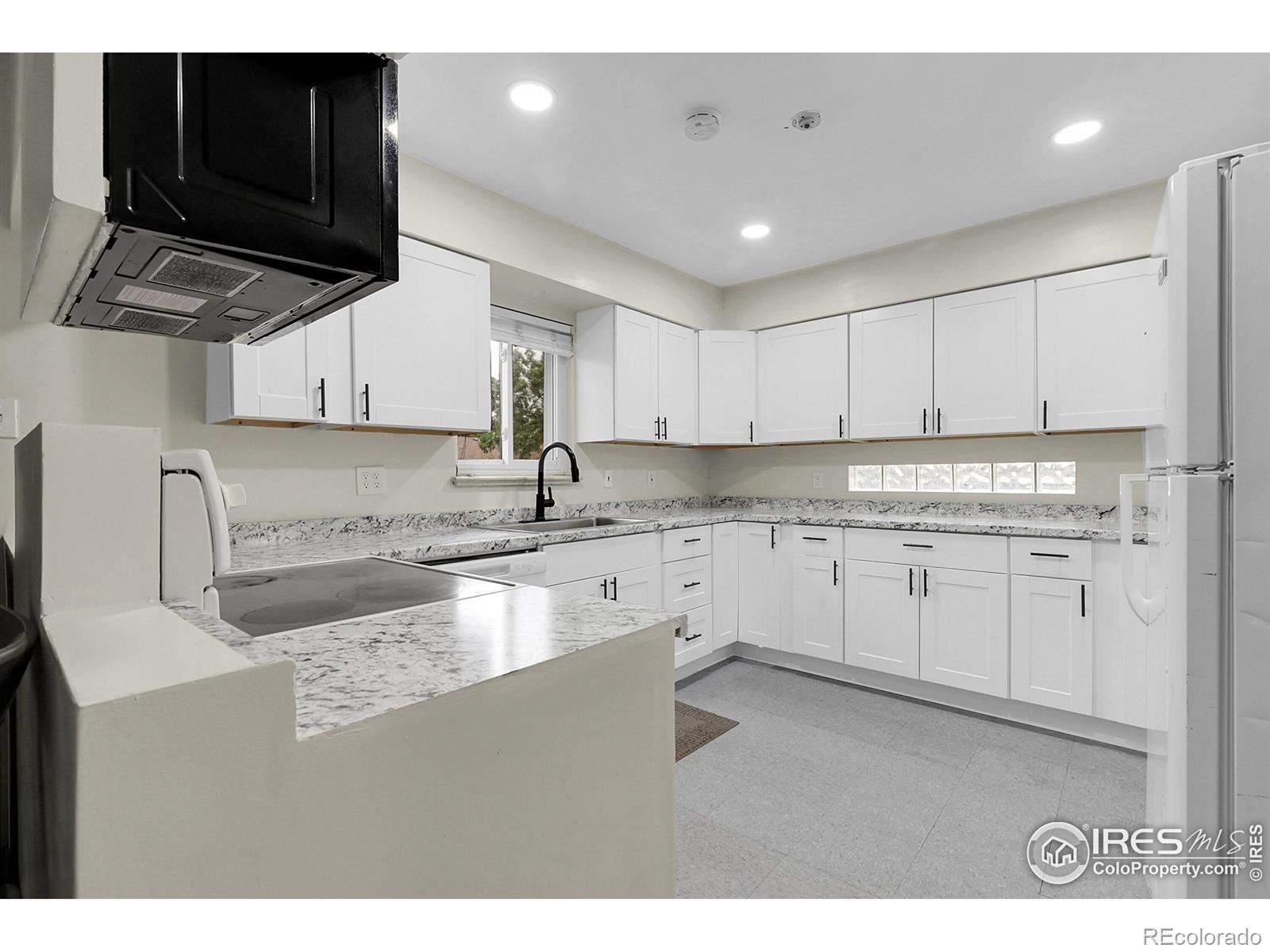 MLS Image #14 for 6524 e alaska drive,denver, Colorado