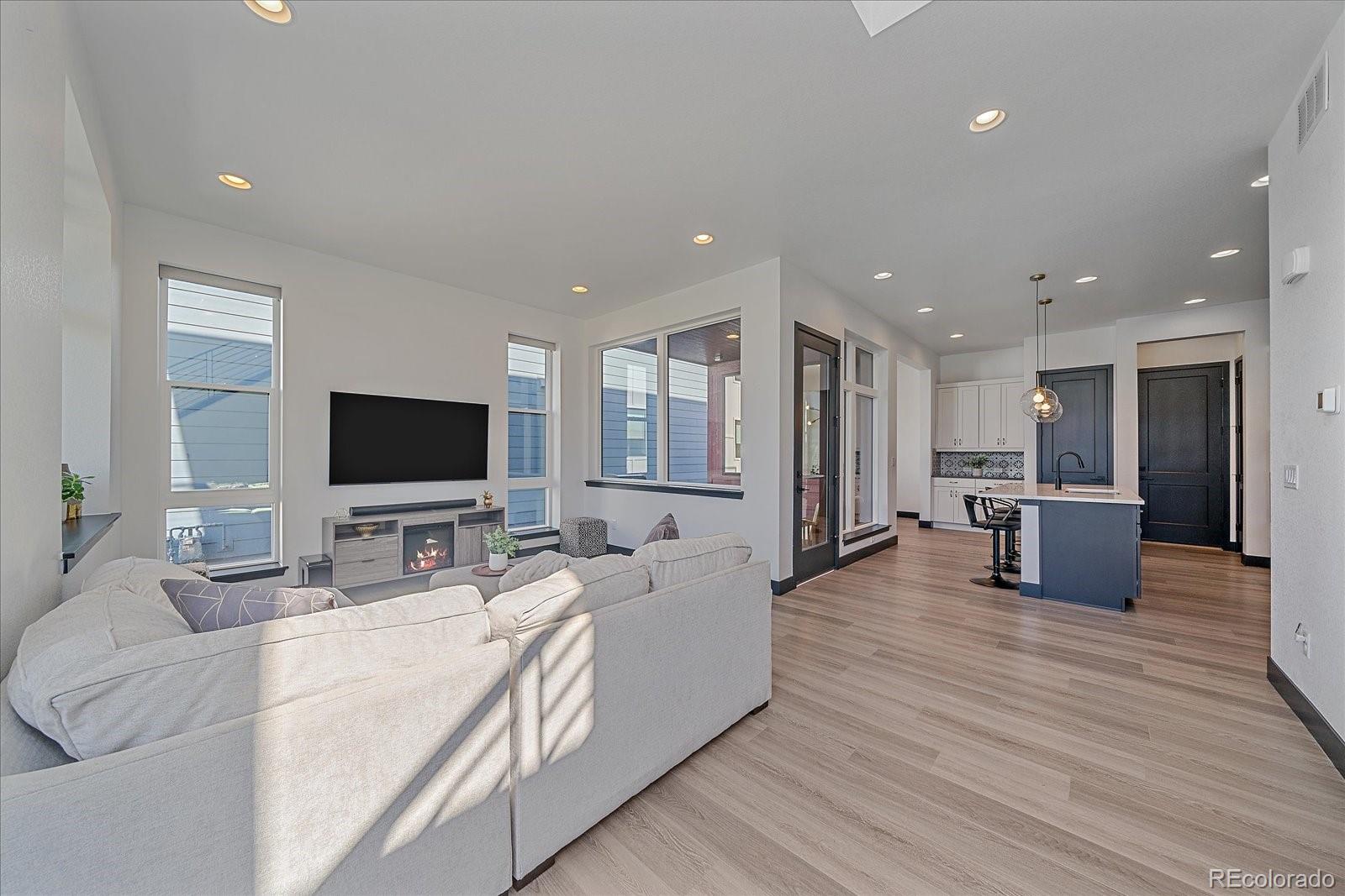 MLS Image #3 for 6047 n nepal court,aurora, Colorado