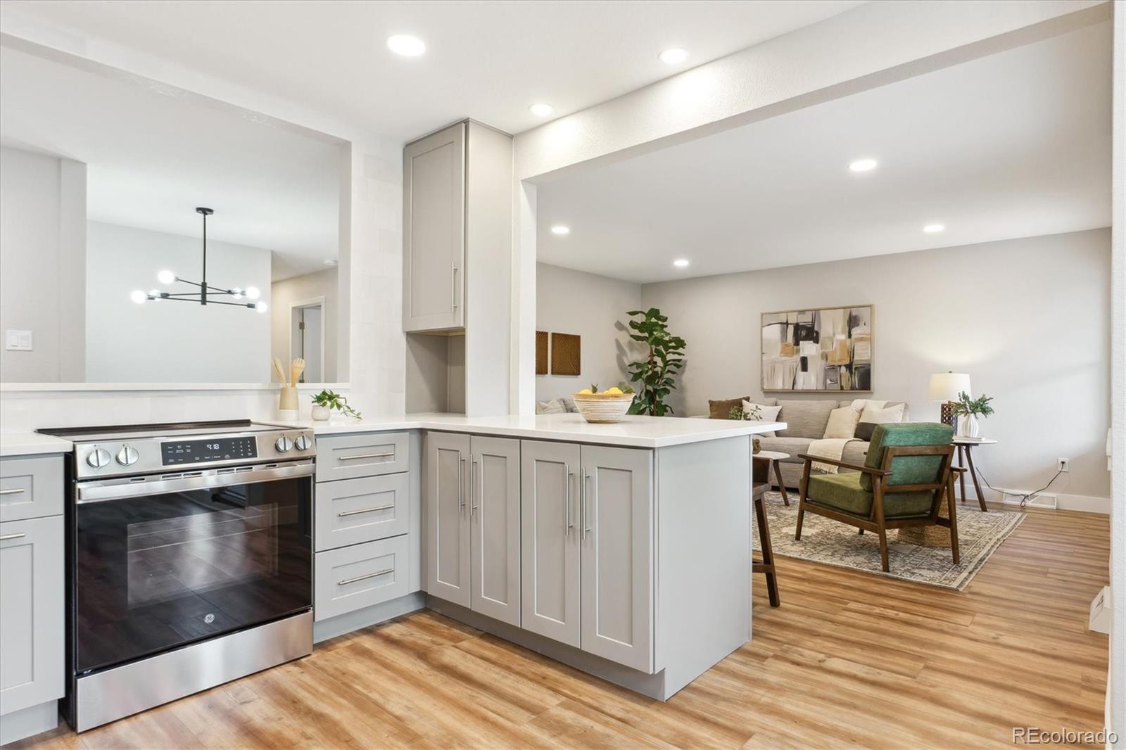MLS Image #10 for 5553 s datura street,littleton, Colorado