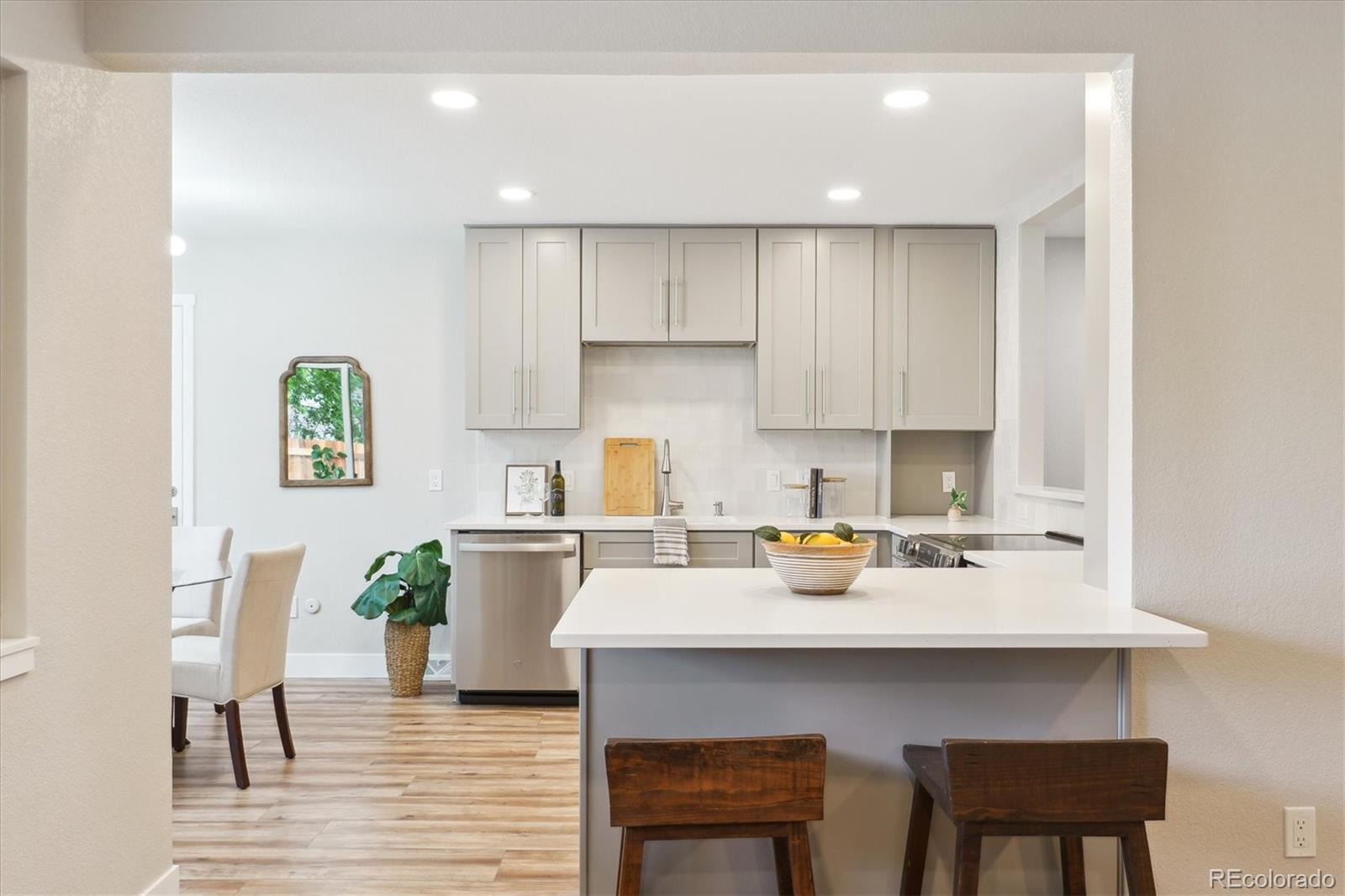 MLS Image #6 for 5553 s datura street,littleton, Colorado