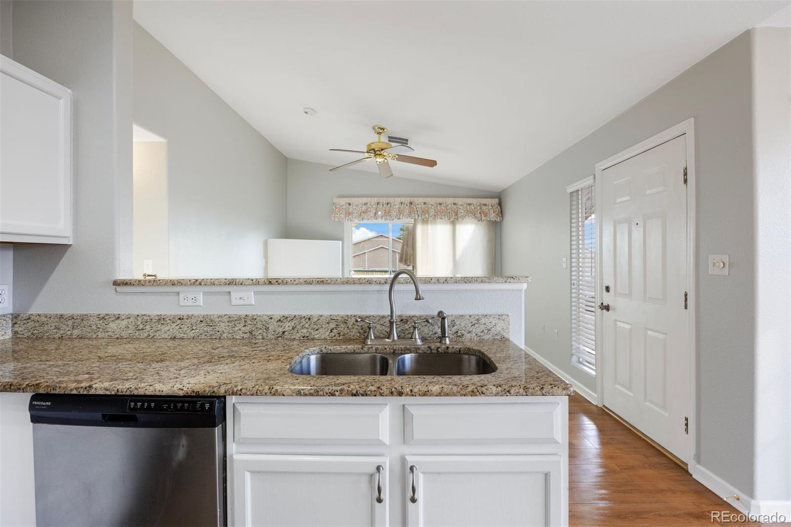 MLS Image #10 for 3857  mossy rock drive,highlands ranch, Colorado
