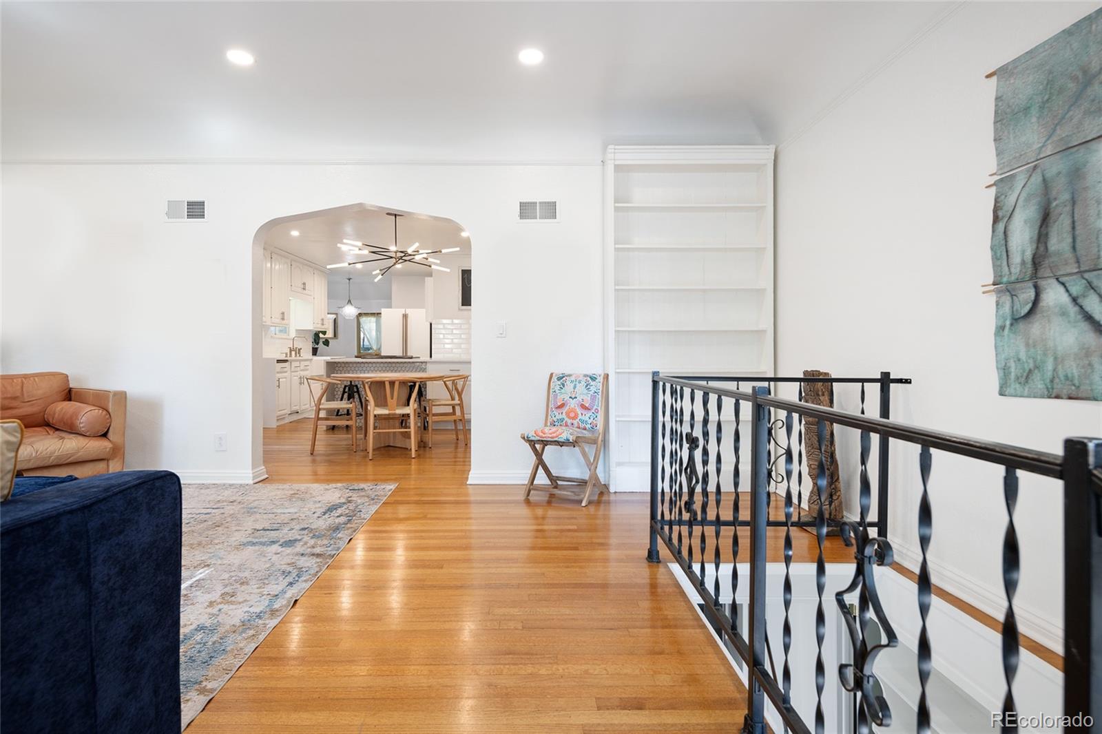 MLS Image #11 for 1661  oneida street,denver, Colorado