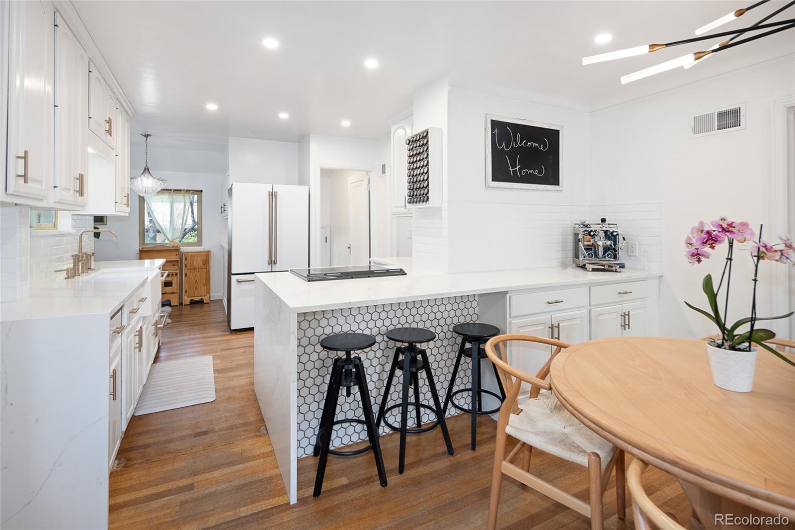MLS Image #18 for 1661  oneida street,denver, Colorado
